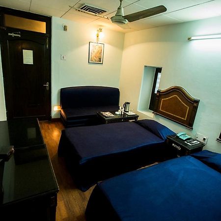 Deep Hotel Lakhnau Kültér fotó