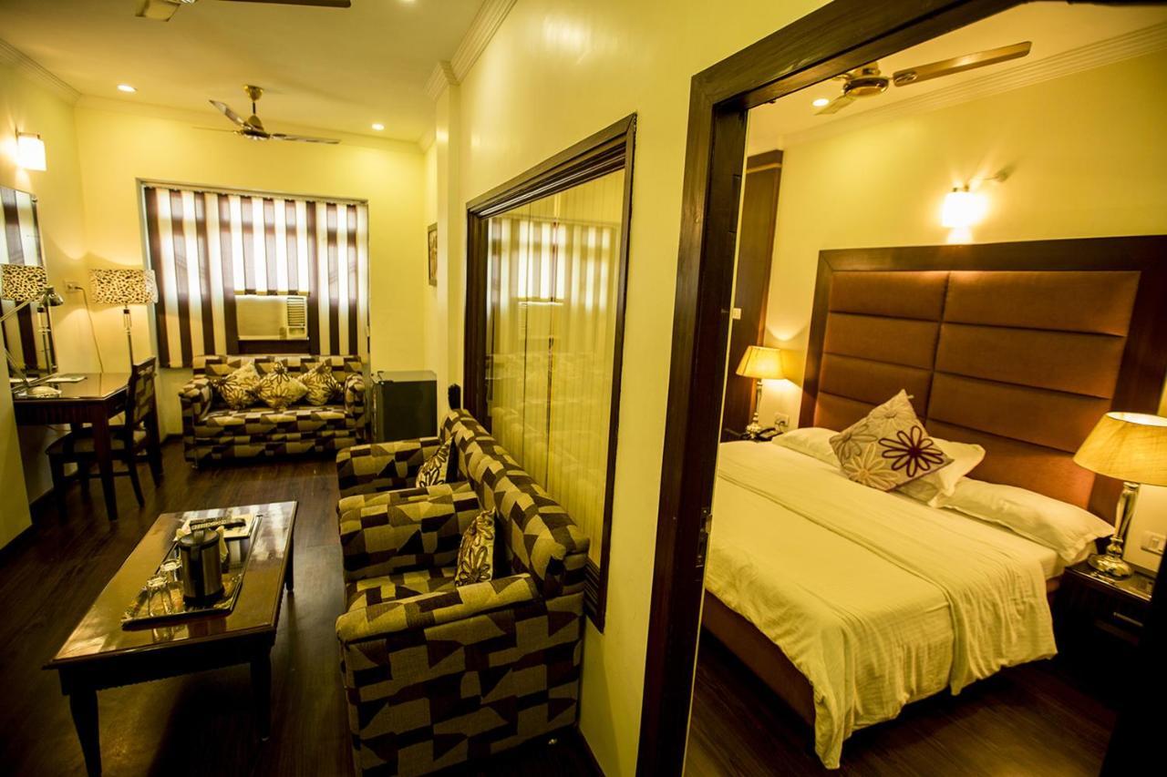 Deep Hotel Lakhnau Kültér fotó