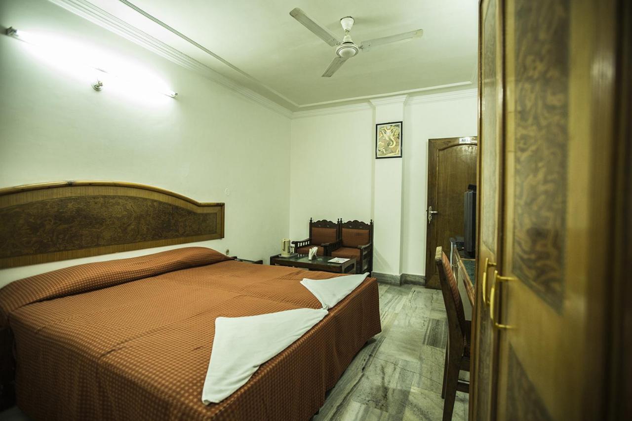 Deep Hotel Lakhnau Kültér fotó