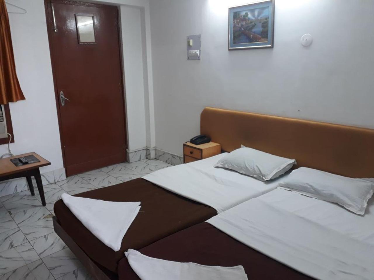 Deep Hotel Lakhnau Kültér fotó